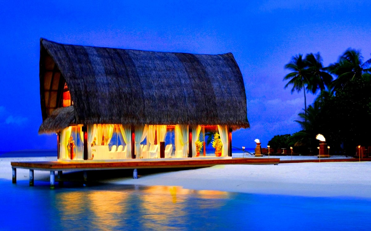 Eco-Hotels: Technology for Sustainable Hospitality